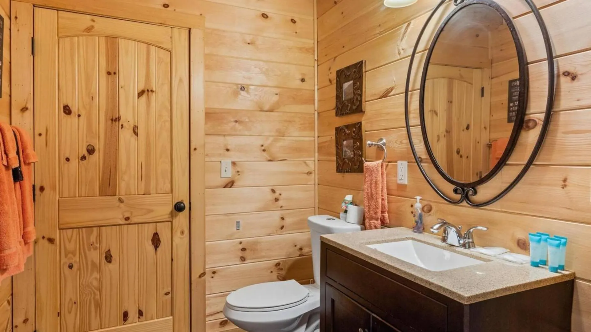Steps From Pf 3br Escape Theater & Hot Tub * Pigeon Forge