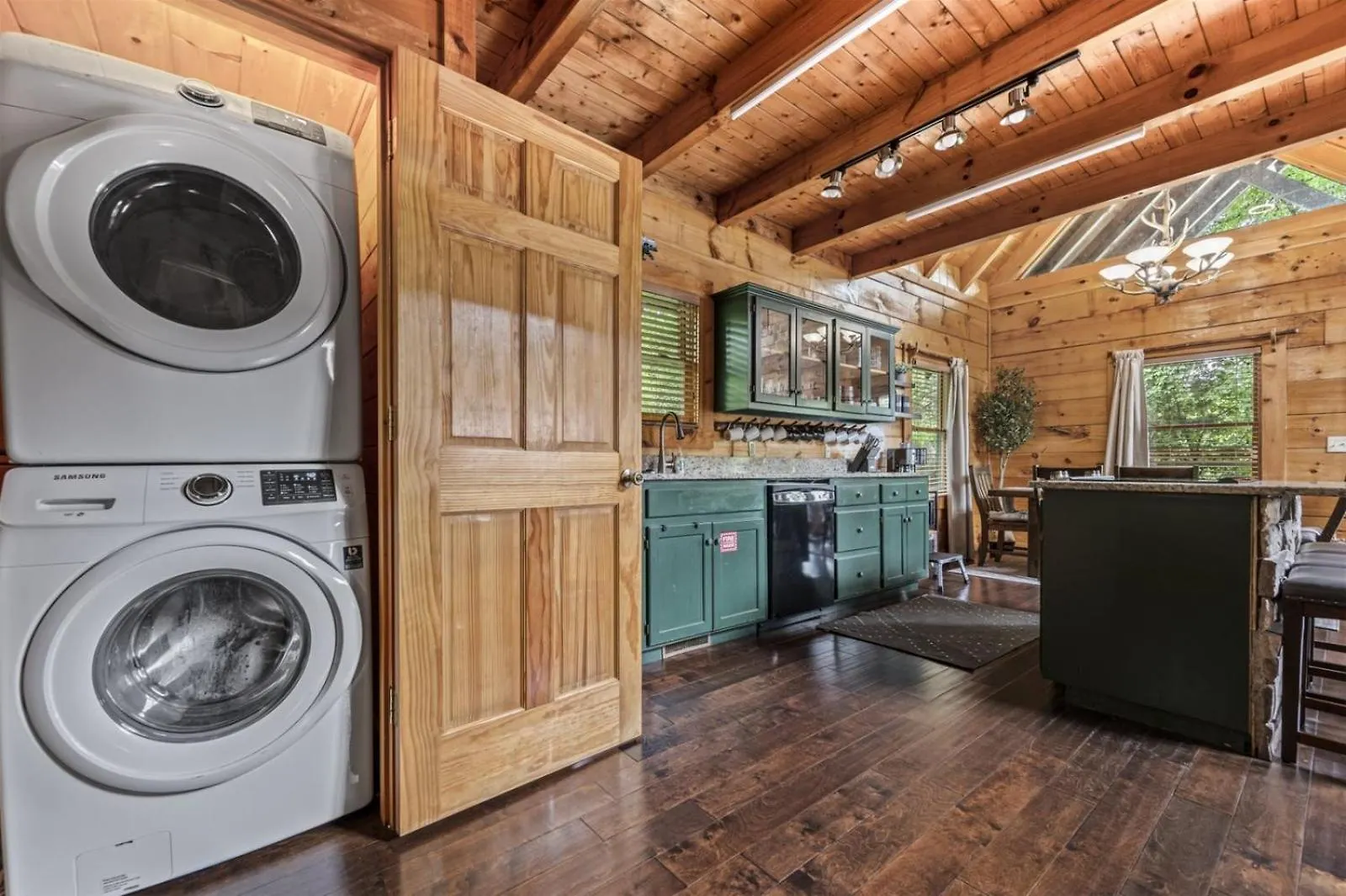 Holiday home Near Dollywood With Pool Table-hot Tub-fire Pit-game Room-swimming Pool Pigeon Forge