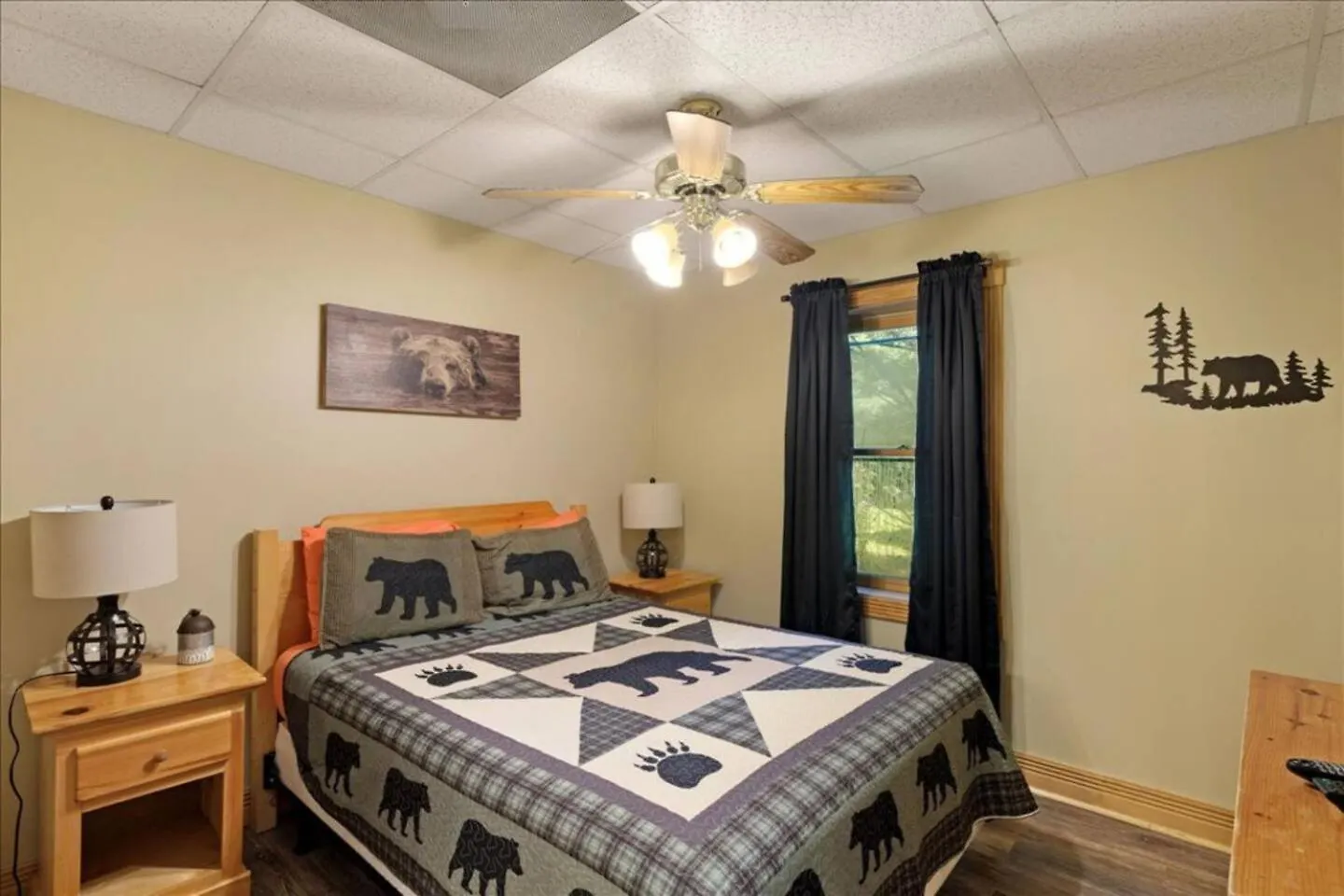 5Br Smoky Cabin Hot Tub, Games, 1 Mi To Parkway * Pigeon Forge