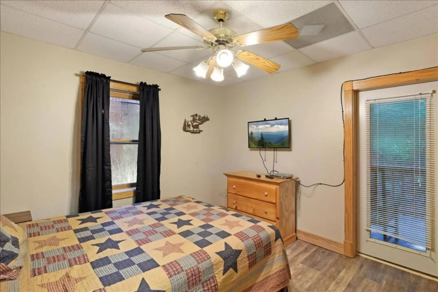 5Br Smoky Cabin Hot Tub, Games, 1 Mi To Parkway * Pigeon Forge