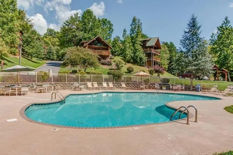 Near Dollywood With Pool Table-hot Tub-fire Pit-game Room-swimming Pool Tatil Evi