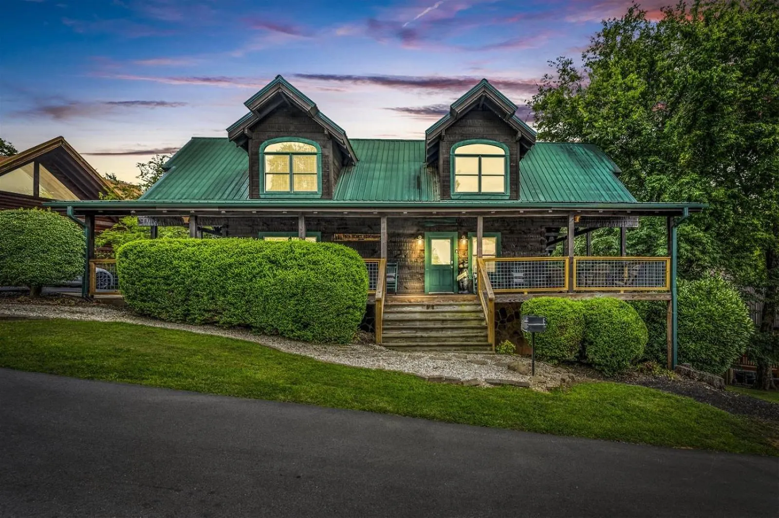 Near Dollywood With Pool Table-hot Tub-fire Pit-game Room-swimming Pool * Pigeon Forge