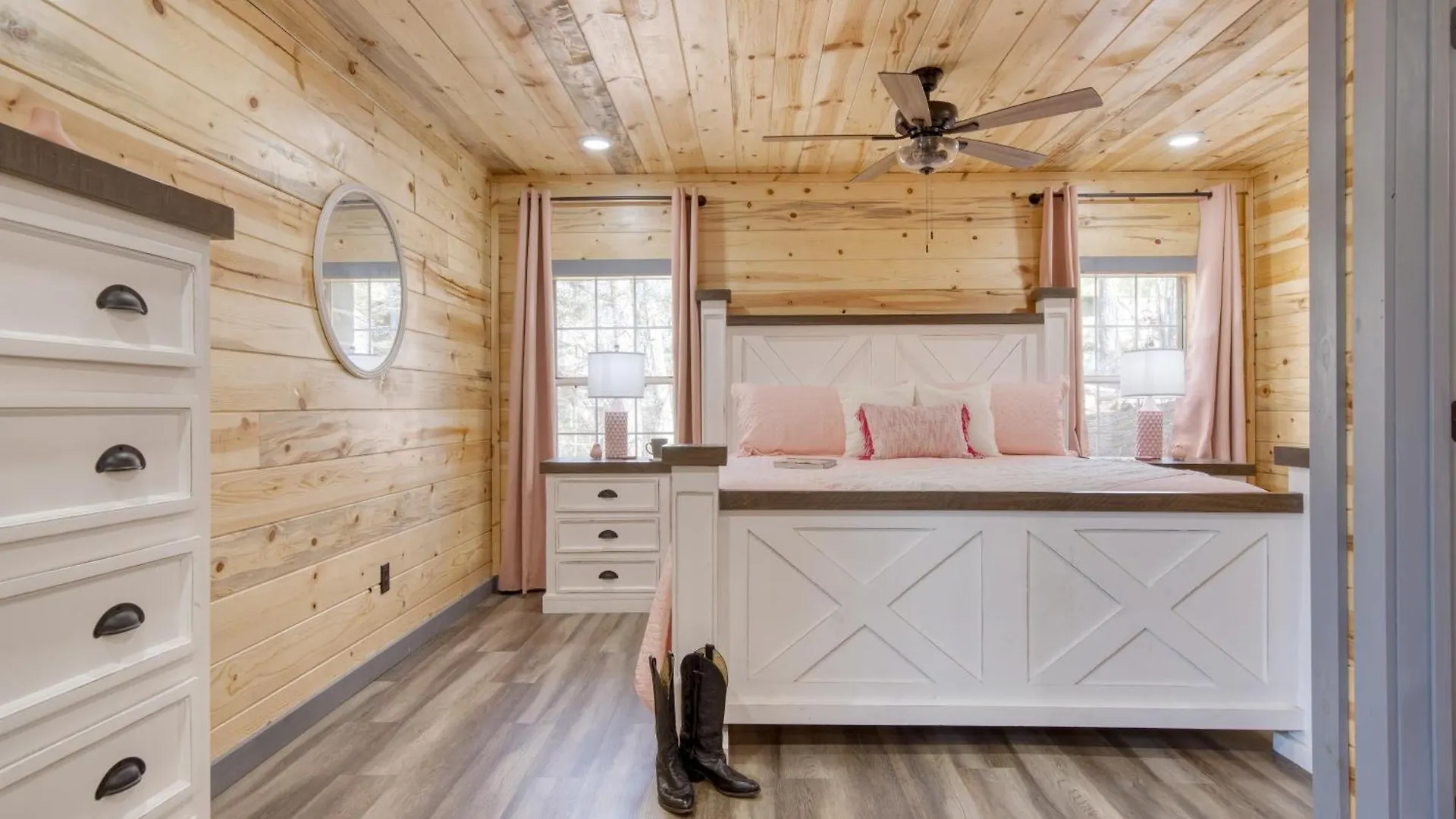 Holiday home Pink Pines Avantstay Luxury Aesthetic Dream Indoor Pool Hot Tub Pigeon Forge