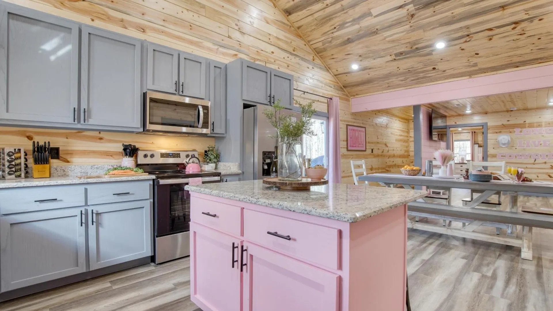 Pink Pines Avantstay Luxury Aesthetic Dream Indoor Pool Hot Tub Holiday home Pigeon Forge