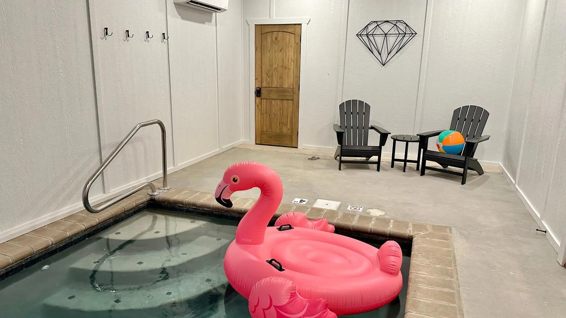 Smokiesboutiquecabins Would To Host At Our New Cabin! 3 King Suites, Indoor Pool, Game Room, Lounge With 75
