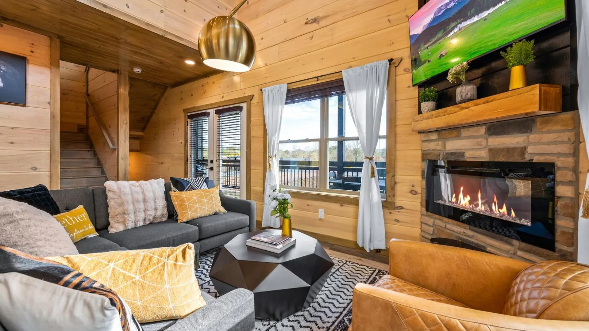 Holiday home Smokiesboutiquecabins Would To Host At Our New Cabin! 3 King Suites, Indoor Pool, Game Room, Lounge With 75