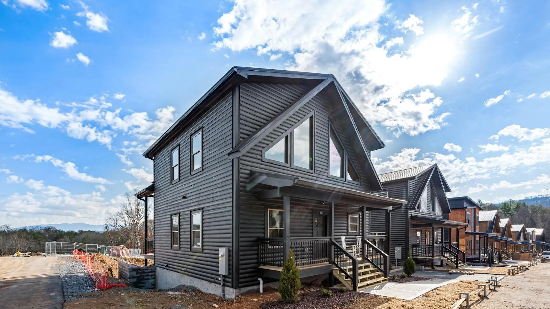 Ferienhaus Smokiesboutiquecabins Would To Host At Our New Cabin! 3 King Suites, Indoor Pool, Game Room, Lounge With 75