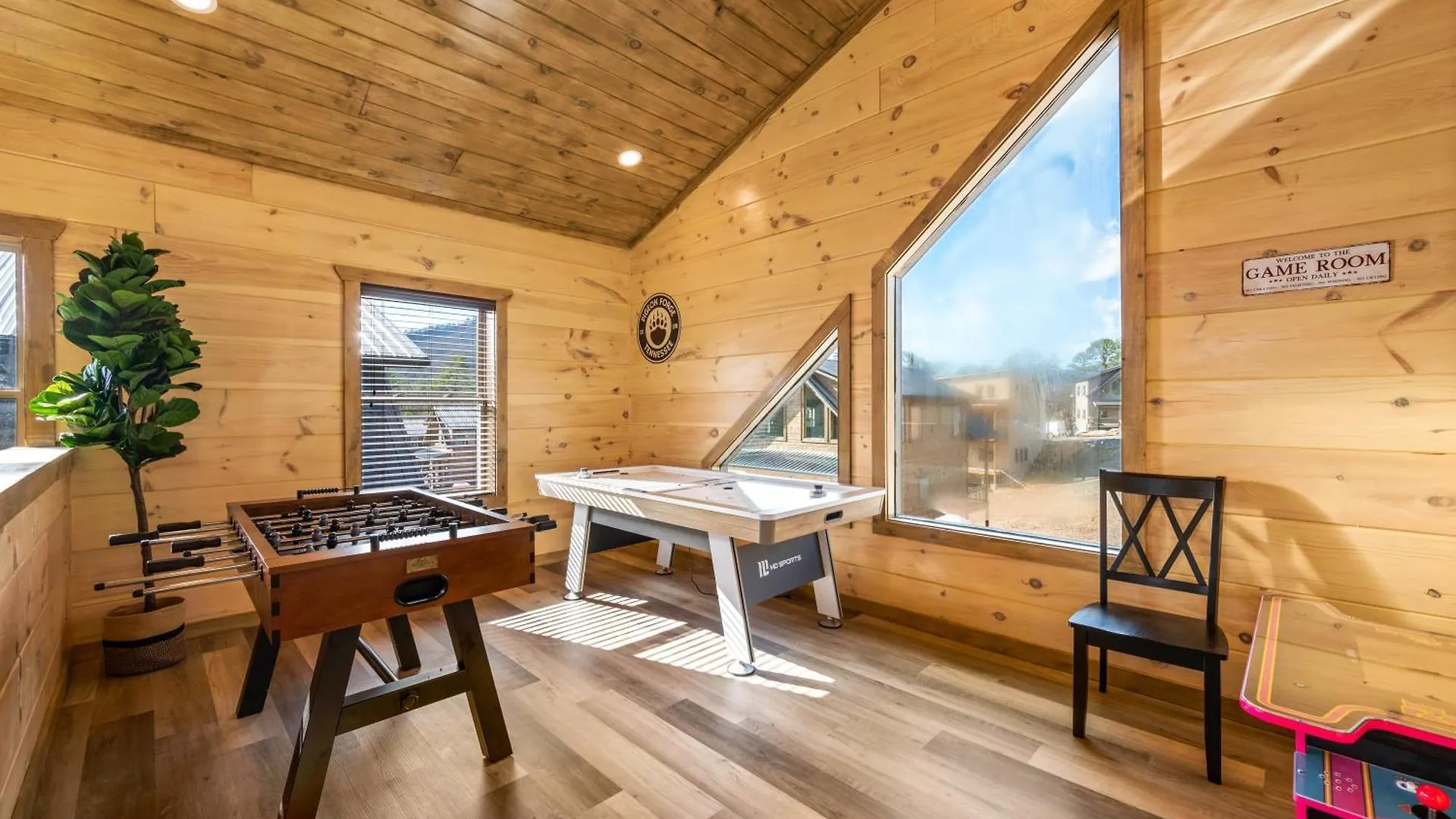 Smokiesboutiquecabins Would To Host At Our New Cabin! 3 King Suites, Indoor Pool, Game Room, Lounge With 75