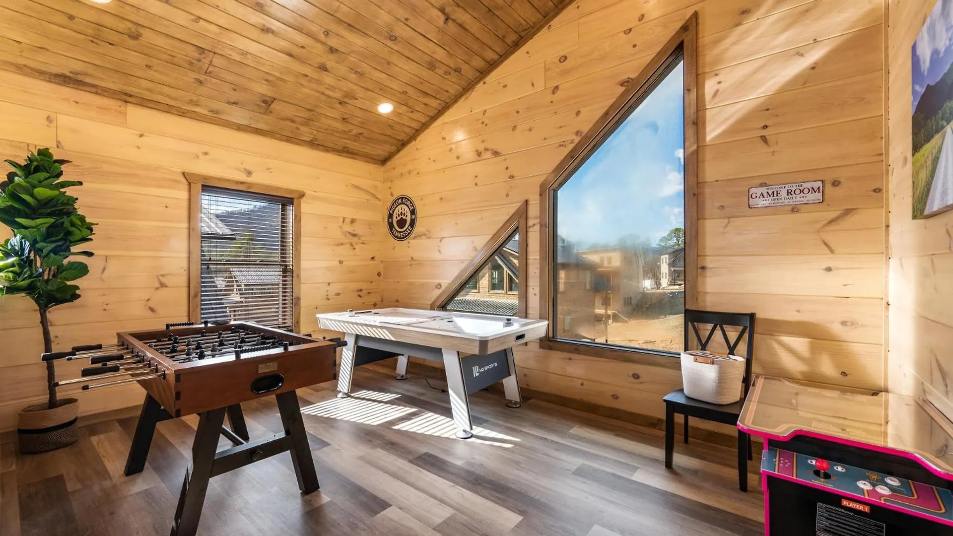 Smokiesboutiquecabins Would To Host At Our New Cabin! 3 King Suites, Indoor Pool, Game Room, Lounge With 75