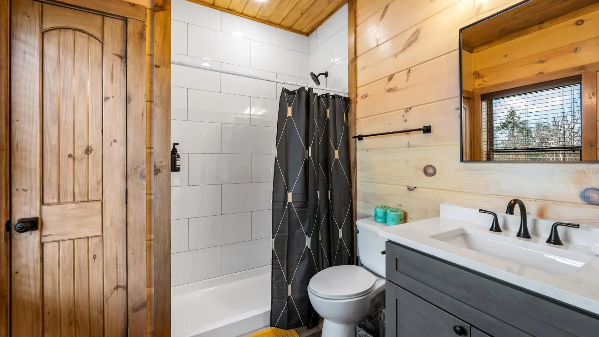 Smokiesboutiquecabins Would To Host At Our New Cabin! 3 King Suites, Indoor Pool, Game Room, Lounge With 75
