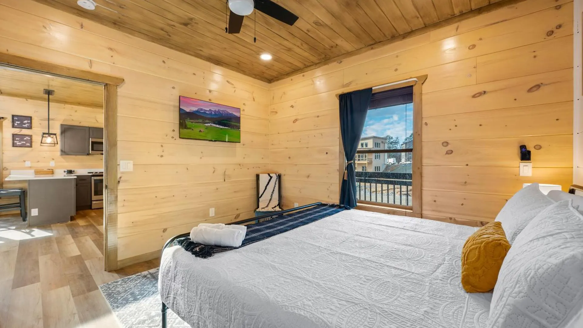Holiday home Smokiesboutiquecabins Would To Host At Our New Cabin! 3 King Suites, Indoor Pool, Game Room, Lounge With 75