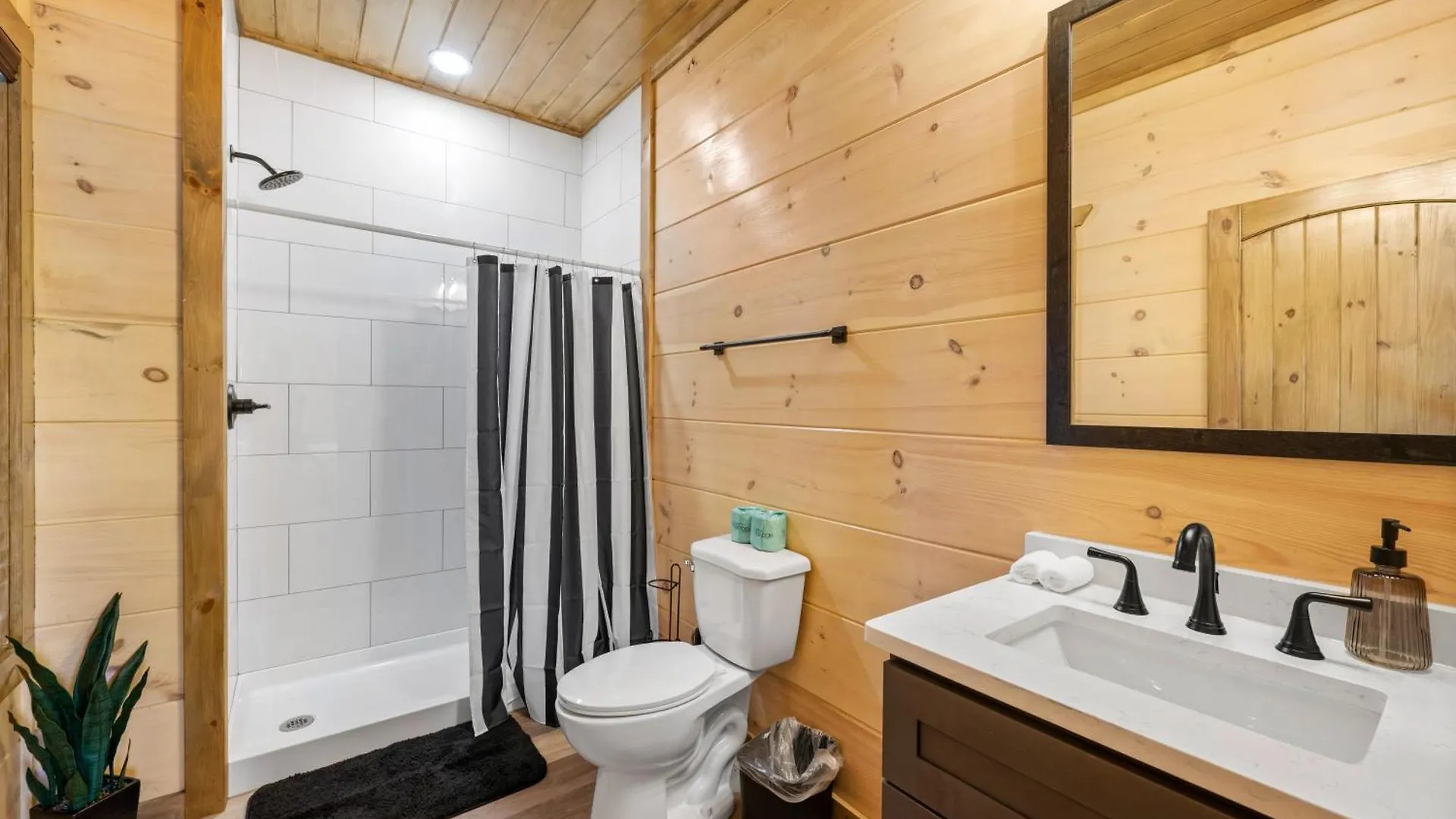 Smokiesboutiquecabins Would To Host At Our New Cabin! 3 King Suites, Indoor Pool, Game Room, Lounge With 75