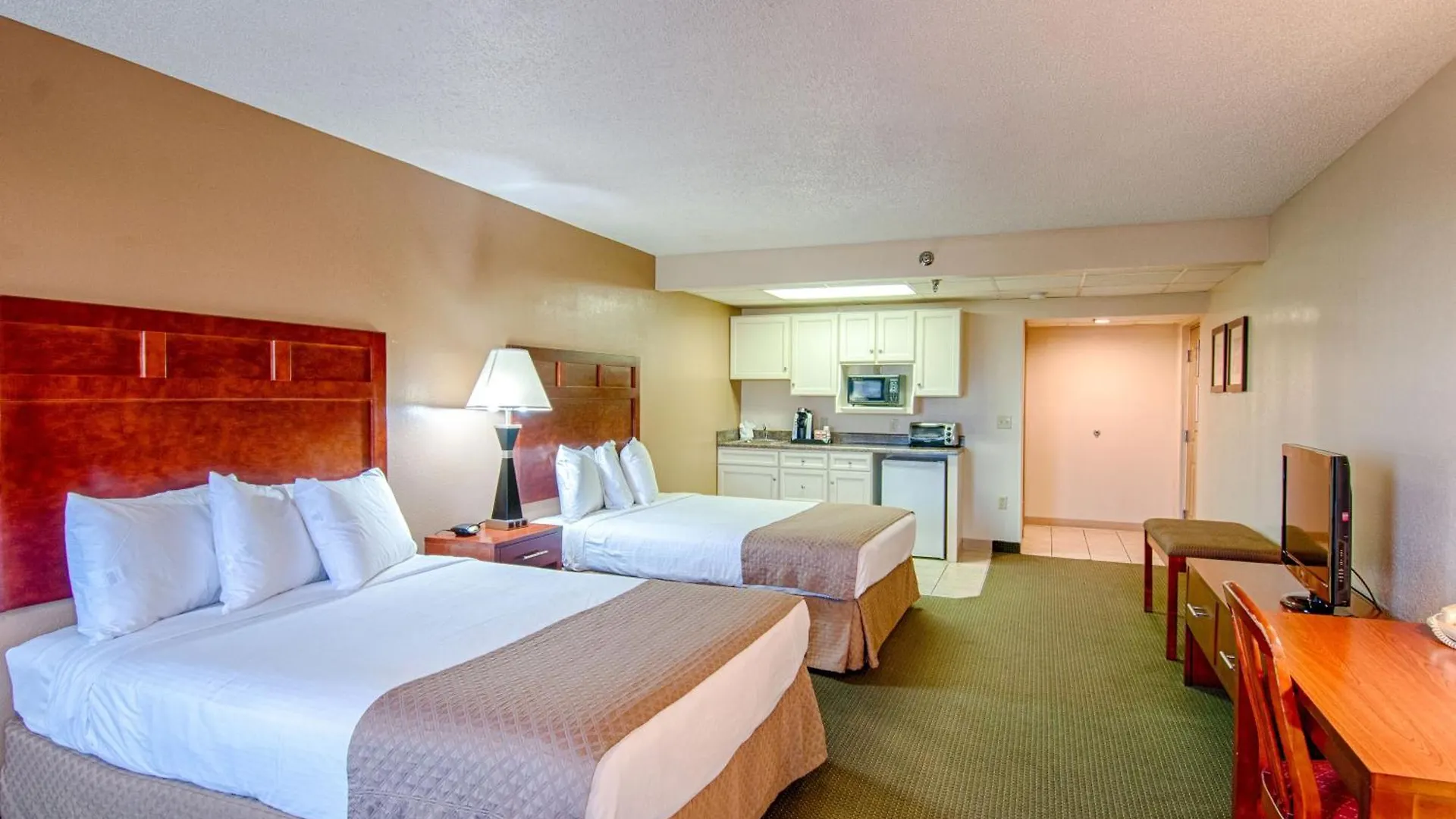 Park Tower Hotel 2*