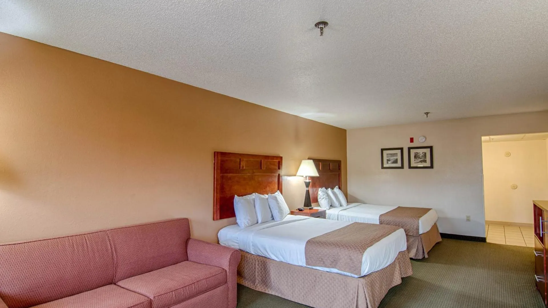 Park Tower Hotel 2*