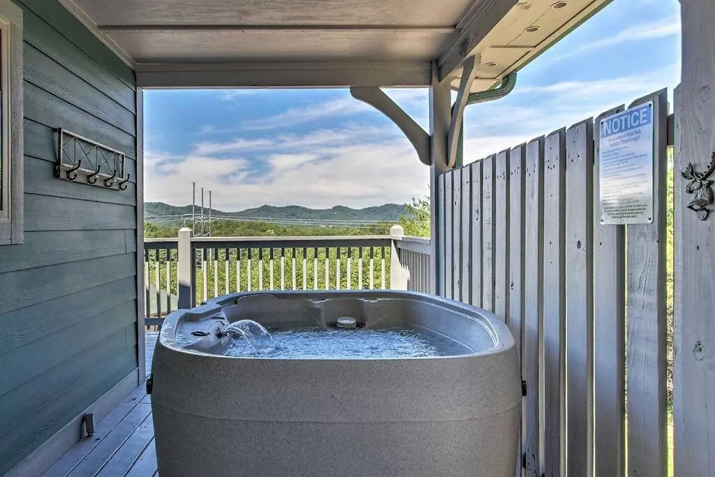 Holiday home The Decked Out In So Near Dollywood! On A Hill Right In Pigeon Forge