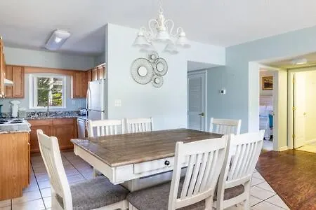 Dolly's Hideout - Newly Renovated, Less Than 1 Mi To Parkway Holiday home Pigeon Forge