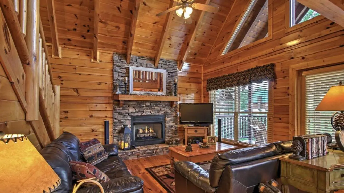 Solid Ground With Yard! * Pigeon Forge