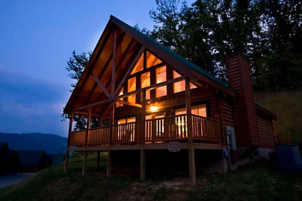 Solid Ground With Yard! * Pigeon Forge