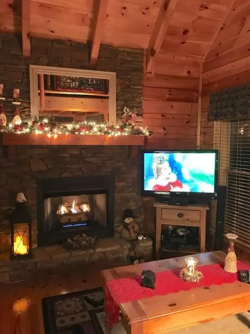 Solid Ground With Yard! Pigeon Forge