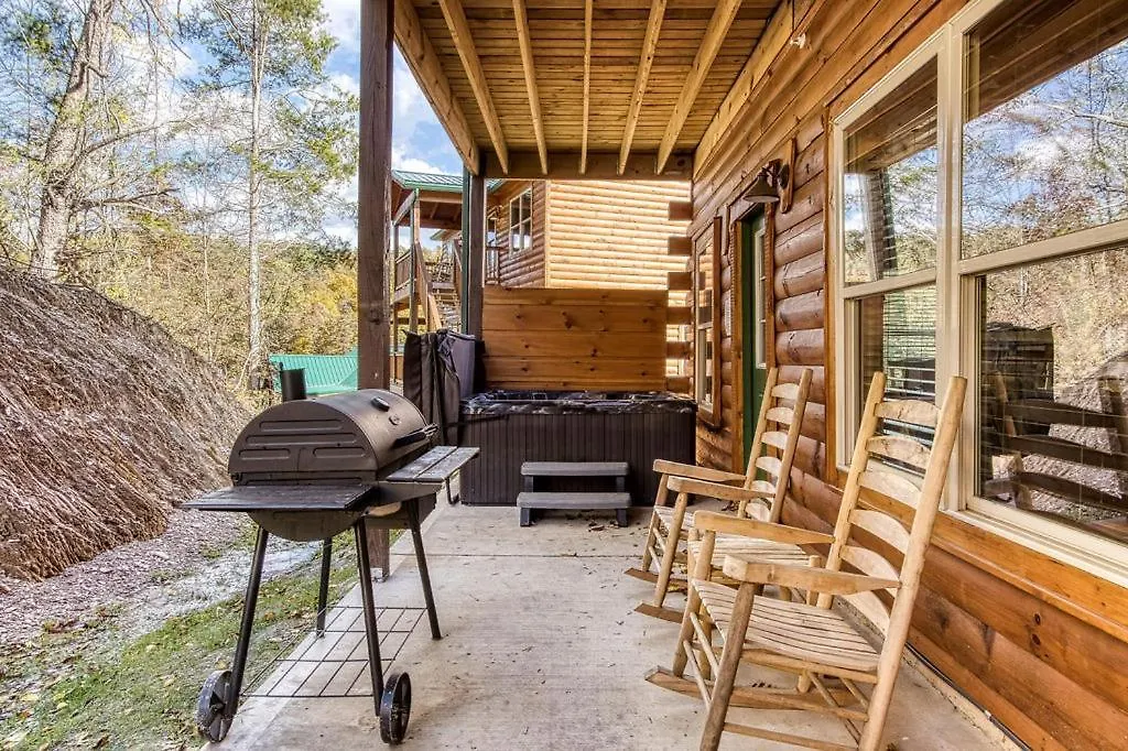 Holiday home Pine Mountain Retreat, Hot Tub, Game Room, 1089 Free Tickets Each Paid Day, Dollywood And *