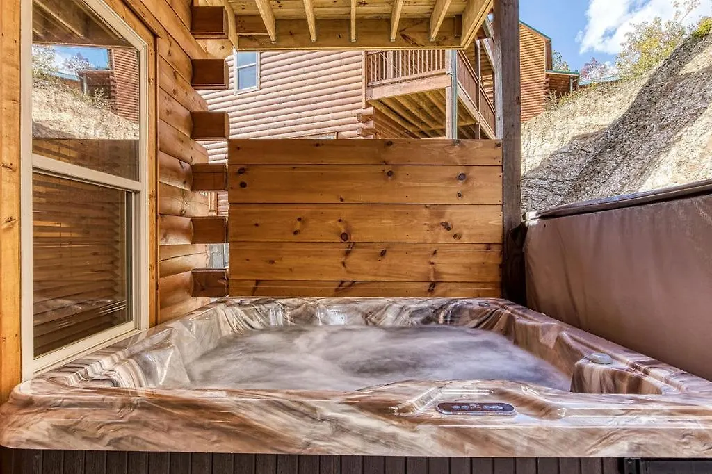 Holiday home Pine Mountain Retreat, Hot Tub, Game Room, 1089 Free Tickets Each Paid Day, Dollywood And