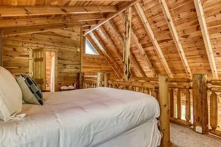 The Wildflower - Woodsy Mtn Retreat Near Everything