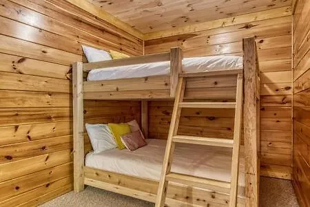 The Wildflower - Woodsy Mtn Retreat Near Everything Holiday home Pigeon Forge