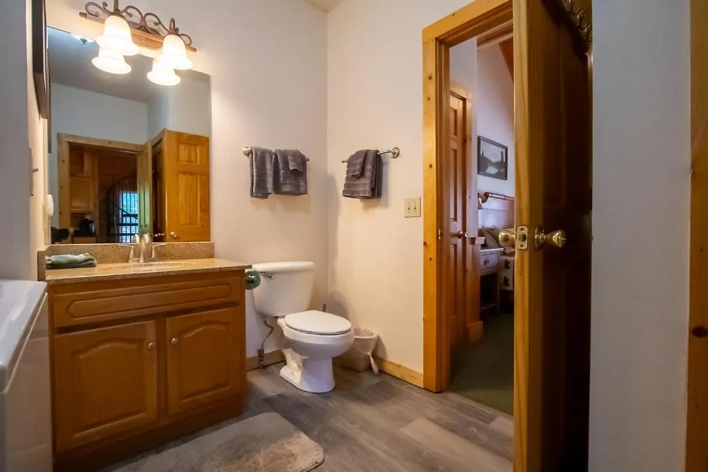 Smoky Mountain Retreat- With Modern Amenities In The Heart Of Pf