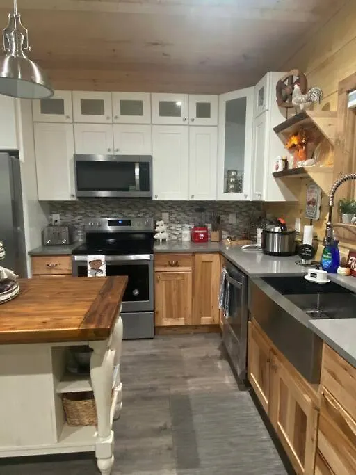 The Grand Tennessean Cabin- Four Bedroom Luxury In The Mountains Holiday home