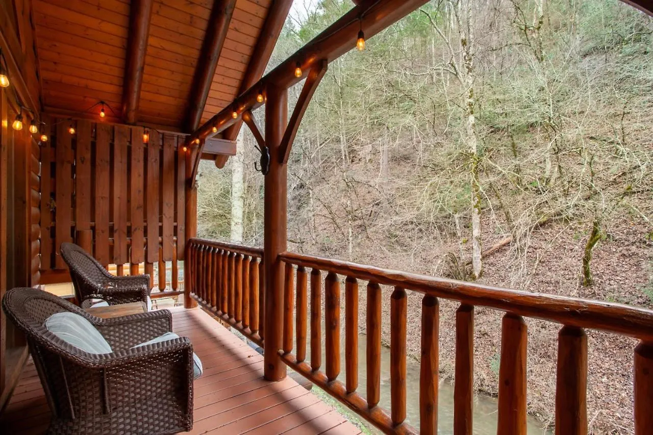 Dream On The Stream Hottub Pooltable Firepit Pigeon Forge