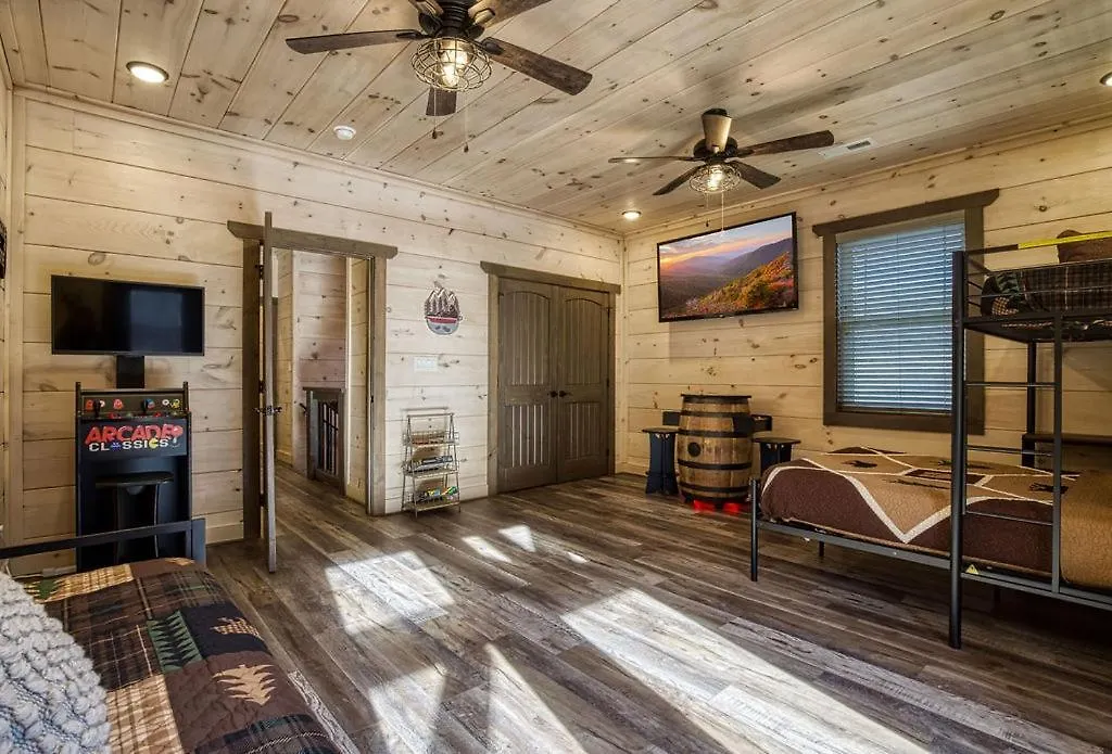 Creekside Lodge, Hot Tub, 1089 Of Free Attraction Tickets For Each Paid Day, Dollywood And More! Holiday home *