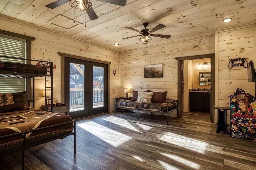Creekside Lodge, Hot Tub, 1089 Of Free Attraction Tickets For Each Paid Day, Dollywood And More! Holiday home