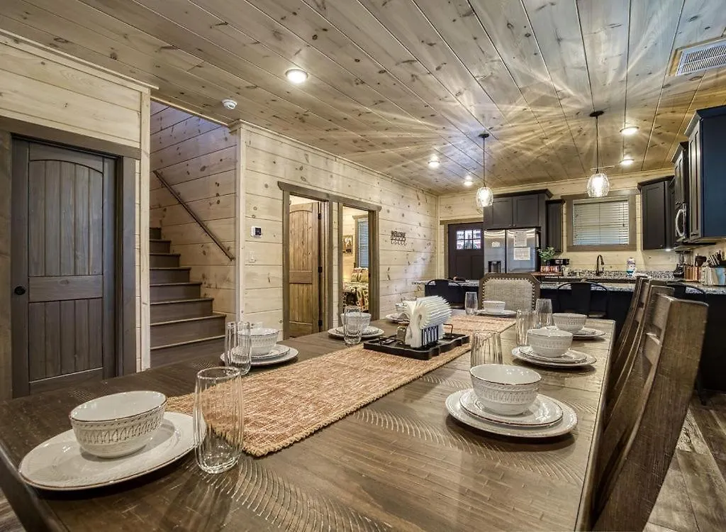 Creekside Lodge, Hot Tub, 1089 Of Free Attraction Tickets For Each Paid Day, Dollywood And More!
