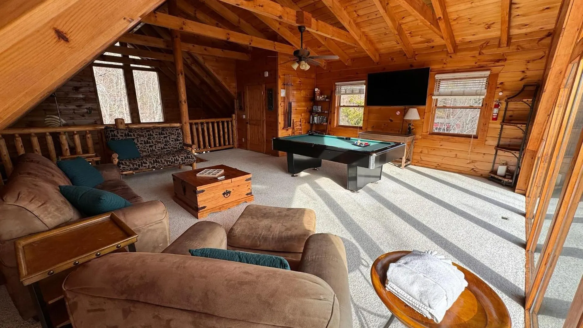 Smoky Paws - Exceptional Cabin, Stunning Mountain Views, Hot Tub, Tranquil, Gigabit Internet, Free L2 Ev * Pigeon Forge