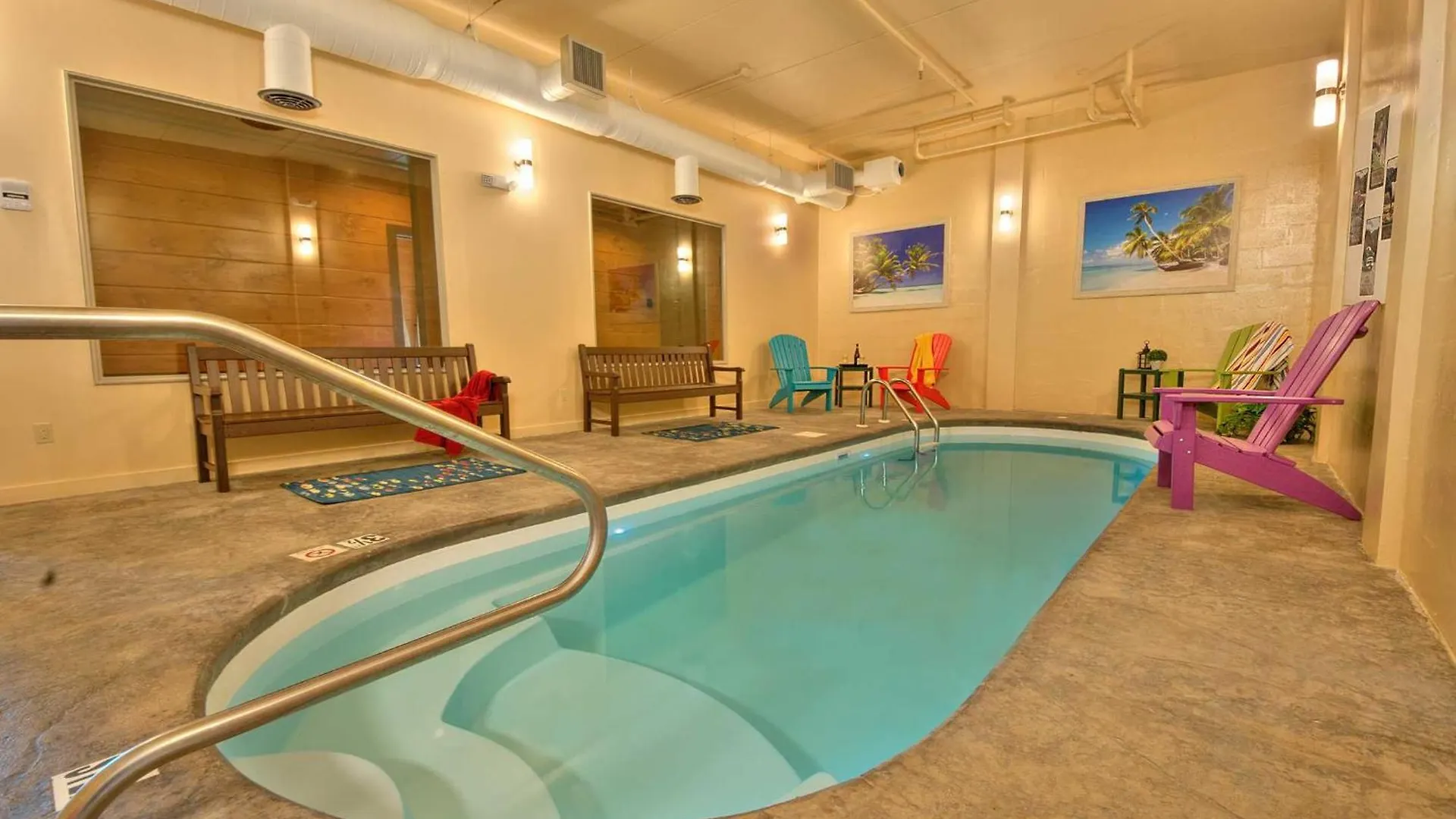 Skyview Mansion:13bdrm, 17bath, Sleeps 70, Indoor Pool, Amazing Views Villa Pigeon Forge