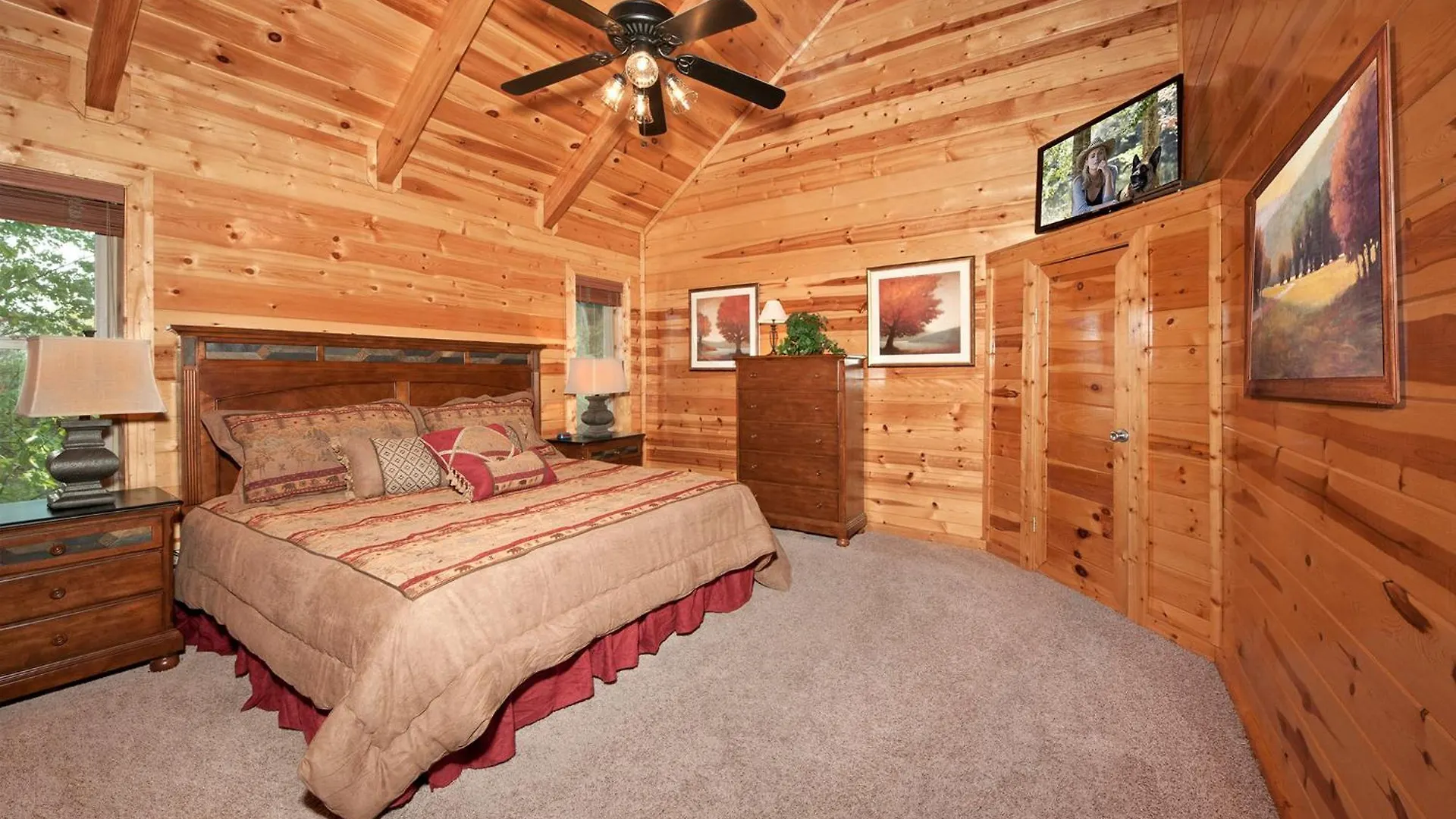 Magical Moose, 7bdrm 7bath, Specials, Free Tickets, Elevator, Hot Tub Villa Pigeon Forge