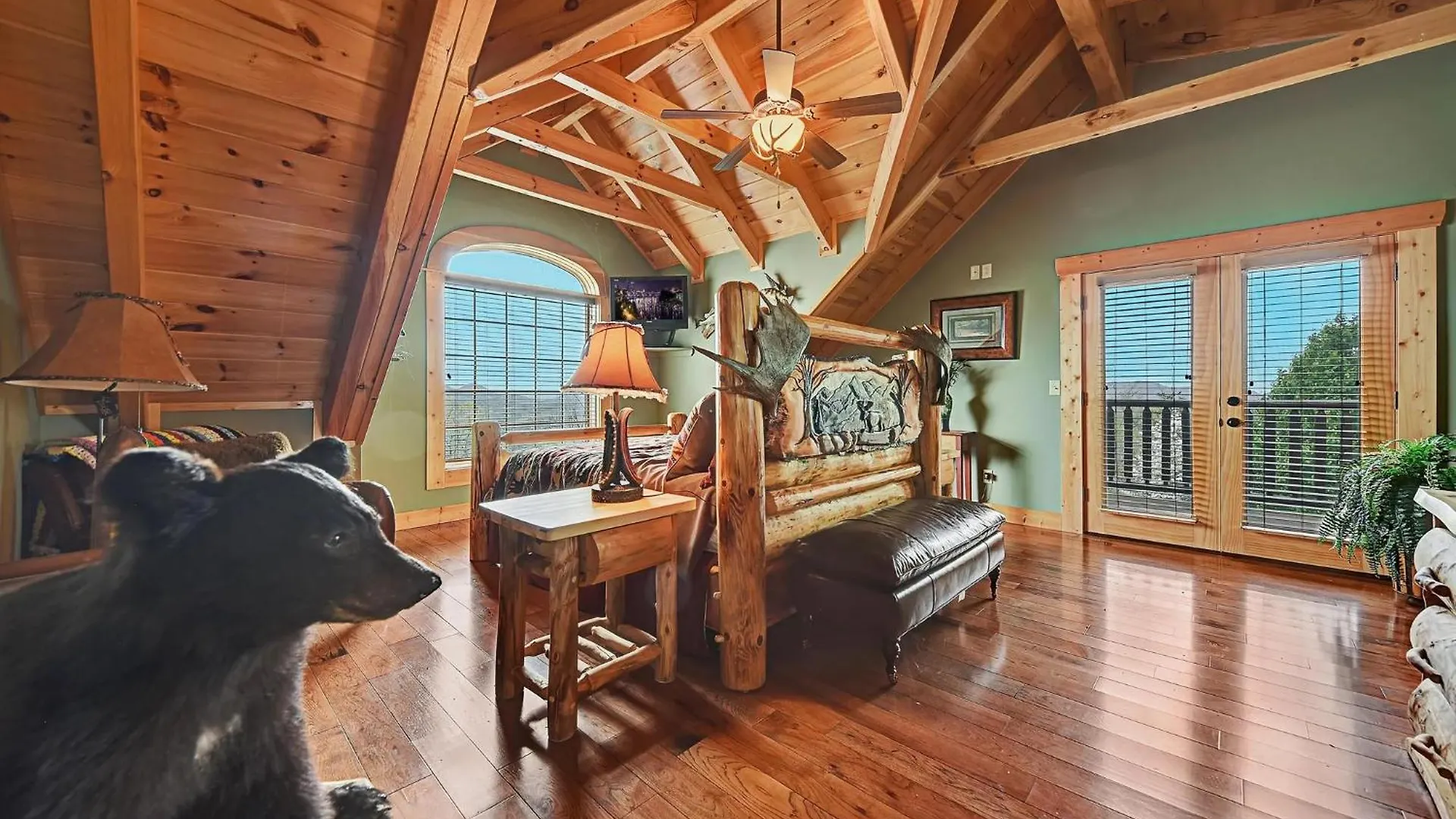 Scenic Views Estate *