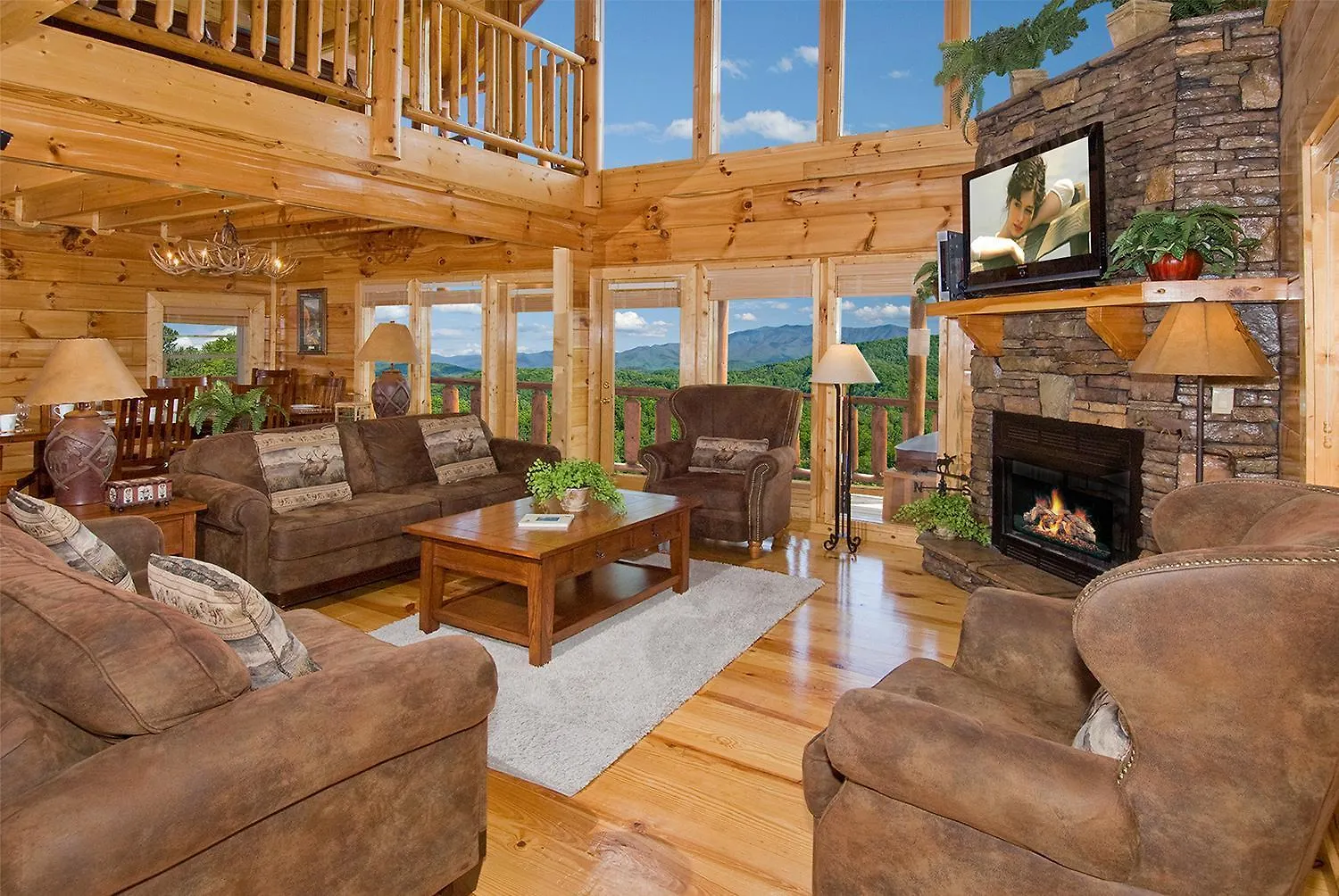 Elegant Elk, 6bdrm 6bath, Specials, Free Tickets, Elevator, Amazing View, Hot Tub, Gameroom Villa Pigeon Forge