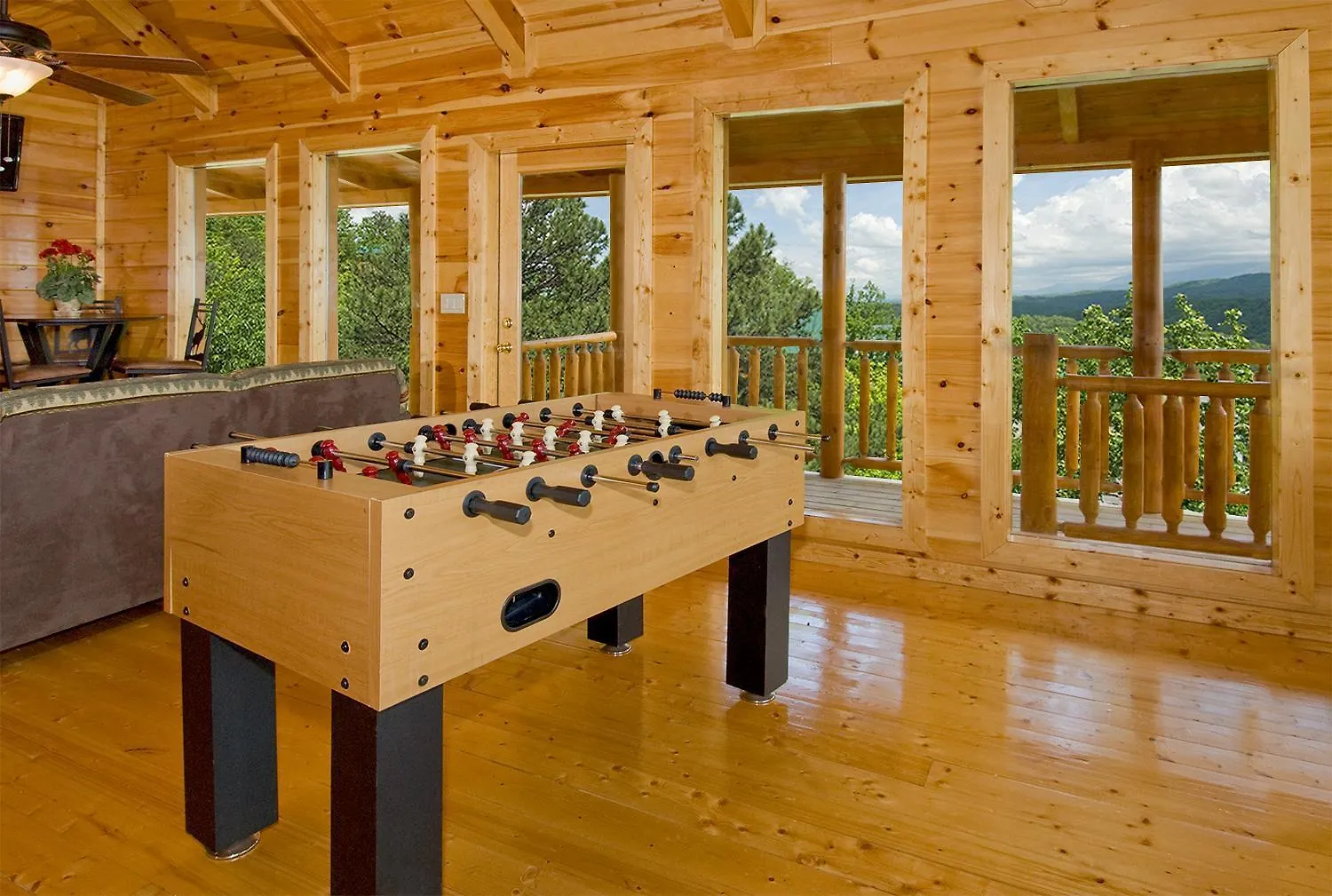 Villa Elegant Elk, 6bdrm 6bath, Specials, Free Tickets, Elevator, Amazing View, Hot Tub, Gameroom Pigeon Forge