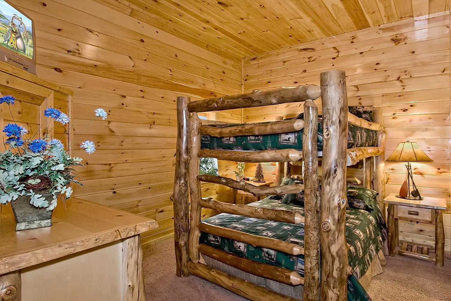 Elegant Elk, 6bdrm 6bath, Specials, Free Tickets, Elevator, Amazing View, Hot Tub, Gameroom Villa *