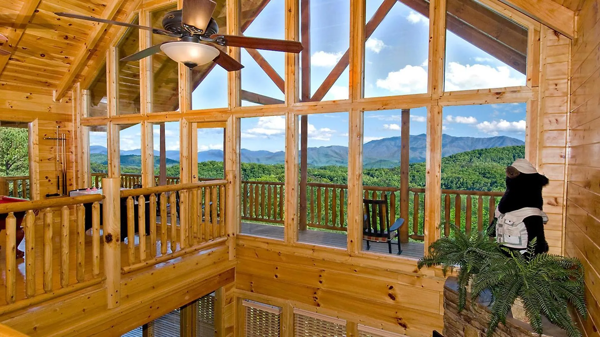 Villa Bashful Bear: 6bdrm 6bath, Specials, Free Tickets, Elevator, Amazing View, Hot Tub, Gameroom