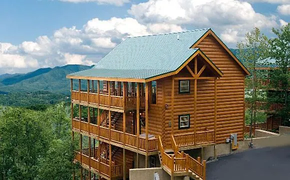 Bashful Bear: 6bdrm 6bath, Specials, Free Tickets, Elevator, Amazing View, Hot Tub, Gameroom Pigeon Forge
