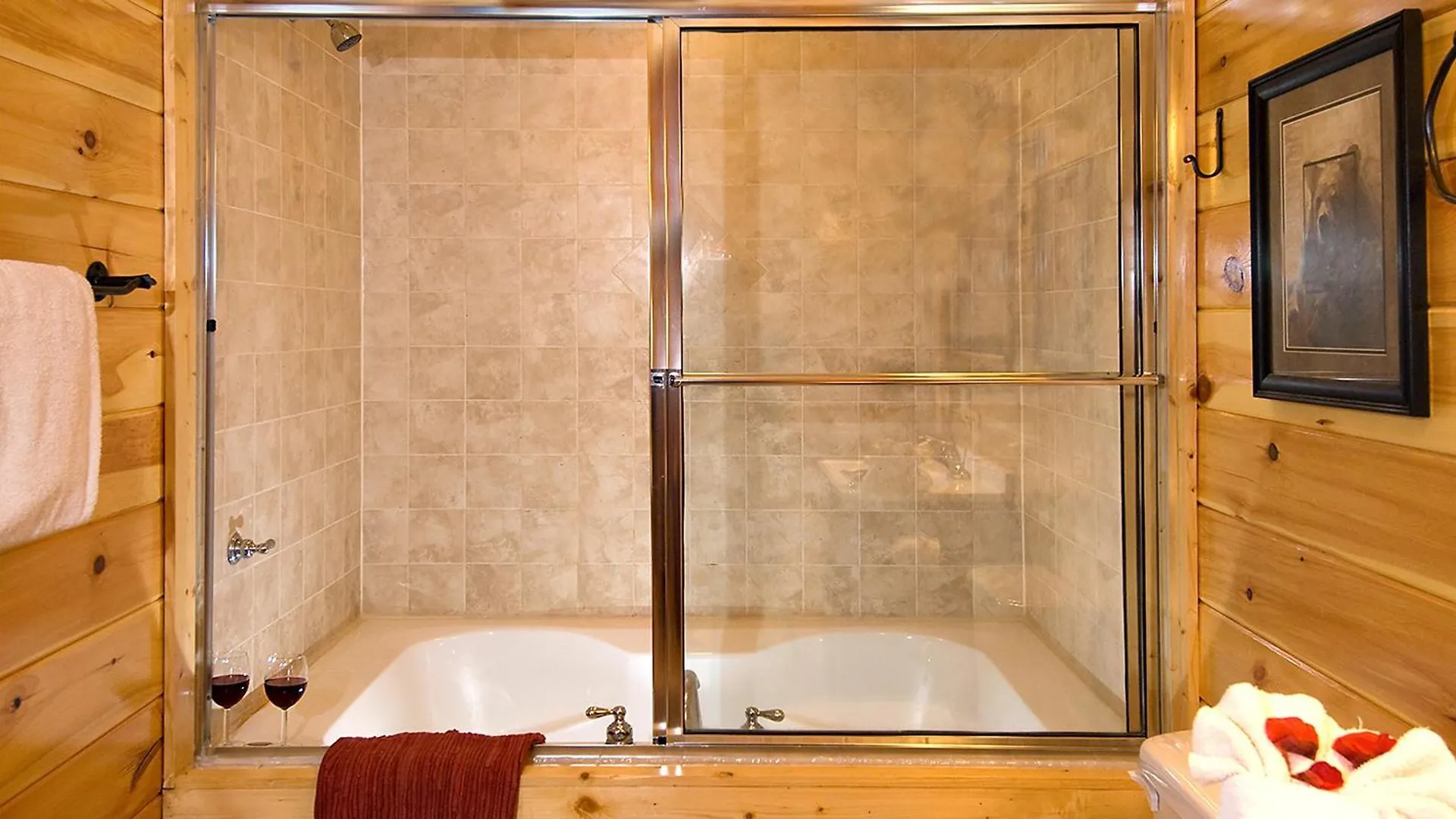 Bashful Bear: 6bdrm 6bath, Specials, Free Tickets, Elevator, Amazing View, Hot Tub, Gameroom Villa