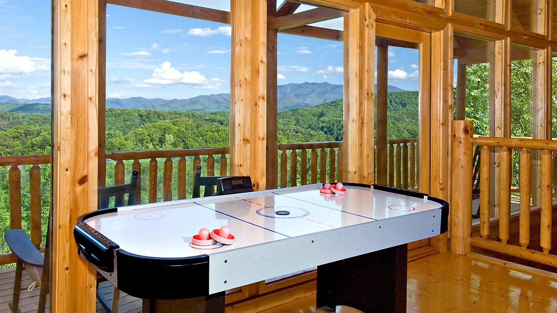Bashful Bear: 6bdrm 6bath, Specials, Free Tickets, Elevator, Amazing View, Hot Tub, Gameroom *