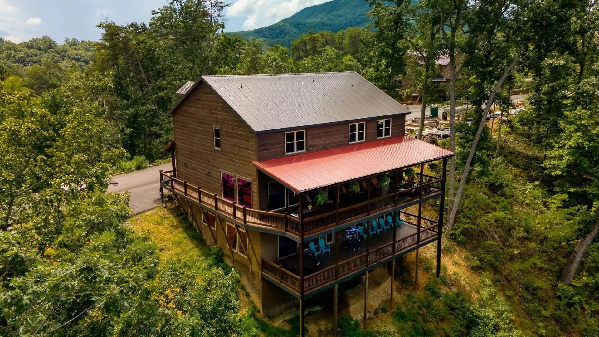 Wanderer By Avantstay Sleeps 26 A Custom Smokies Pigeon Forge