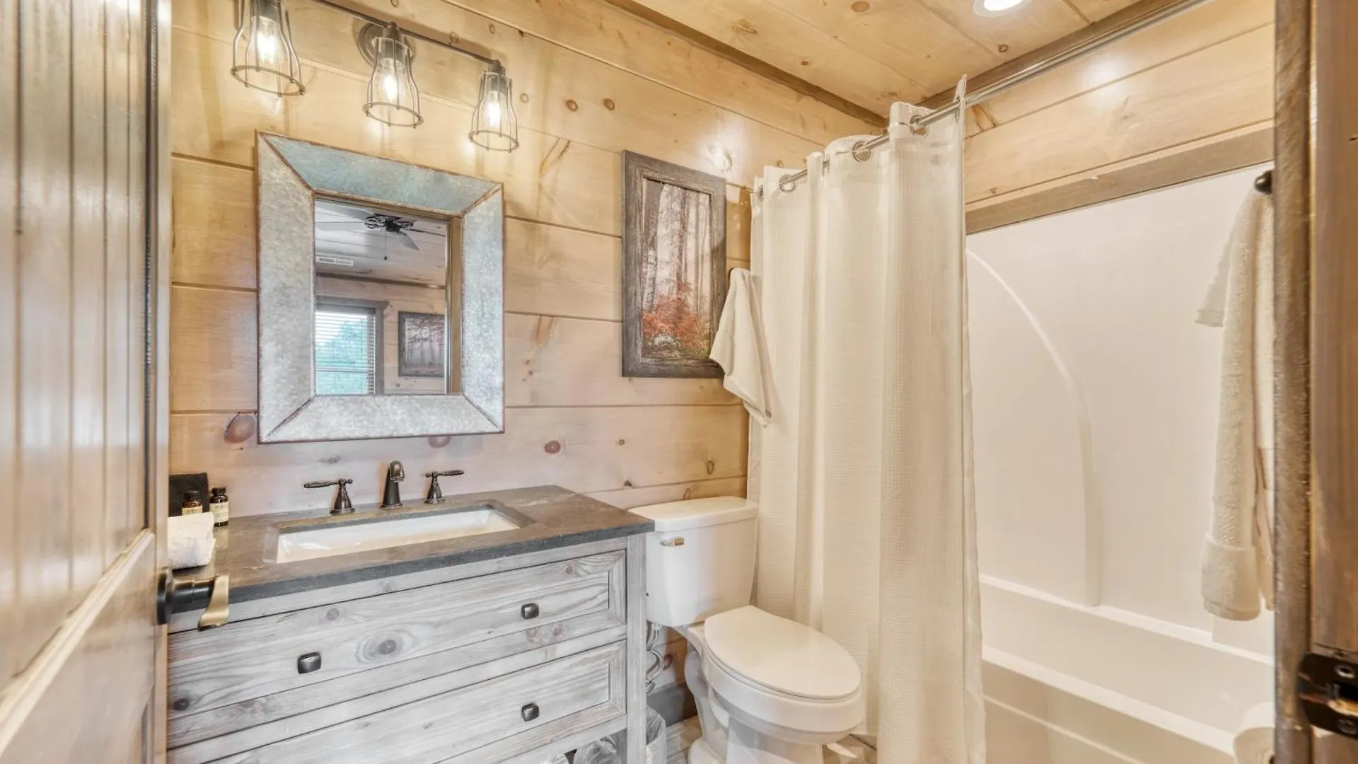 Holiday home Wanderer By Avantstay Sleeps 26 A Custom Smokies