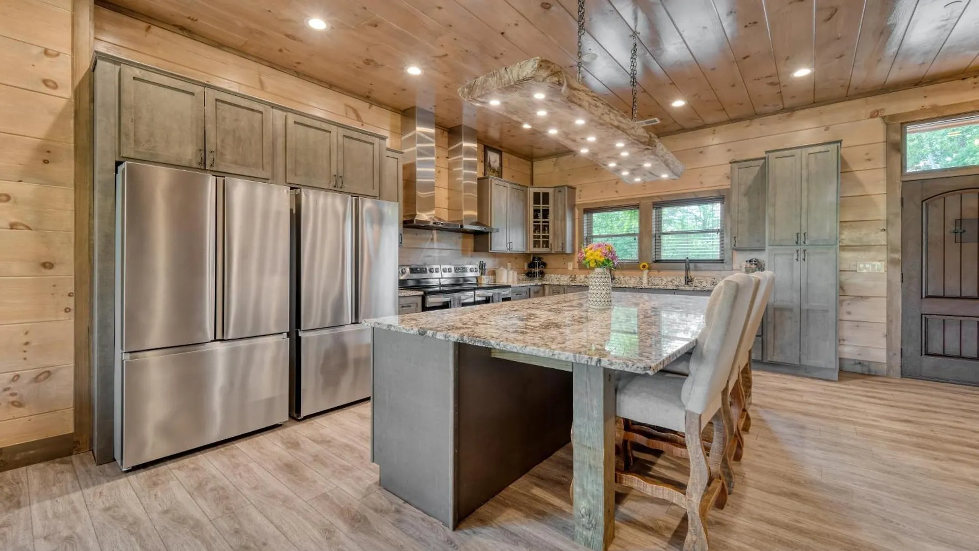 Holiday home Wanderer By Avantstay Sleeps 26 A Custom Smokies *