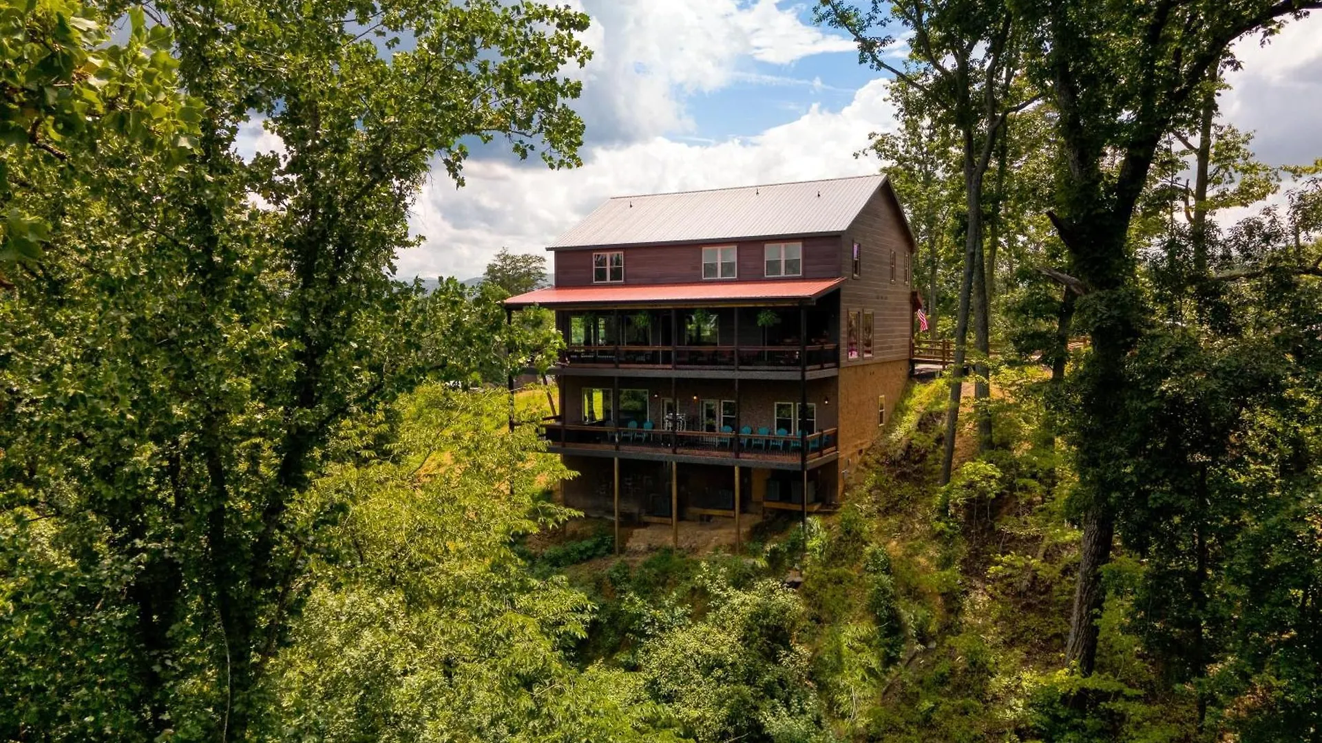 Wanderer By Avantstay Sleeps 26 A Custom Smokies