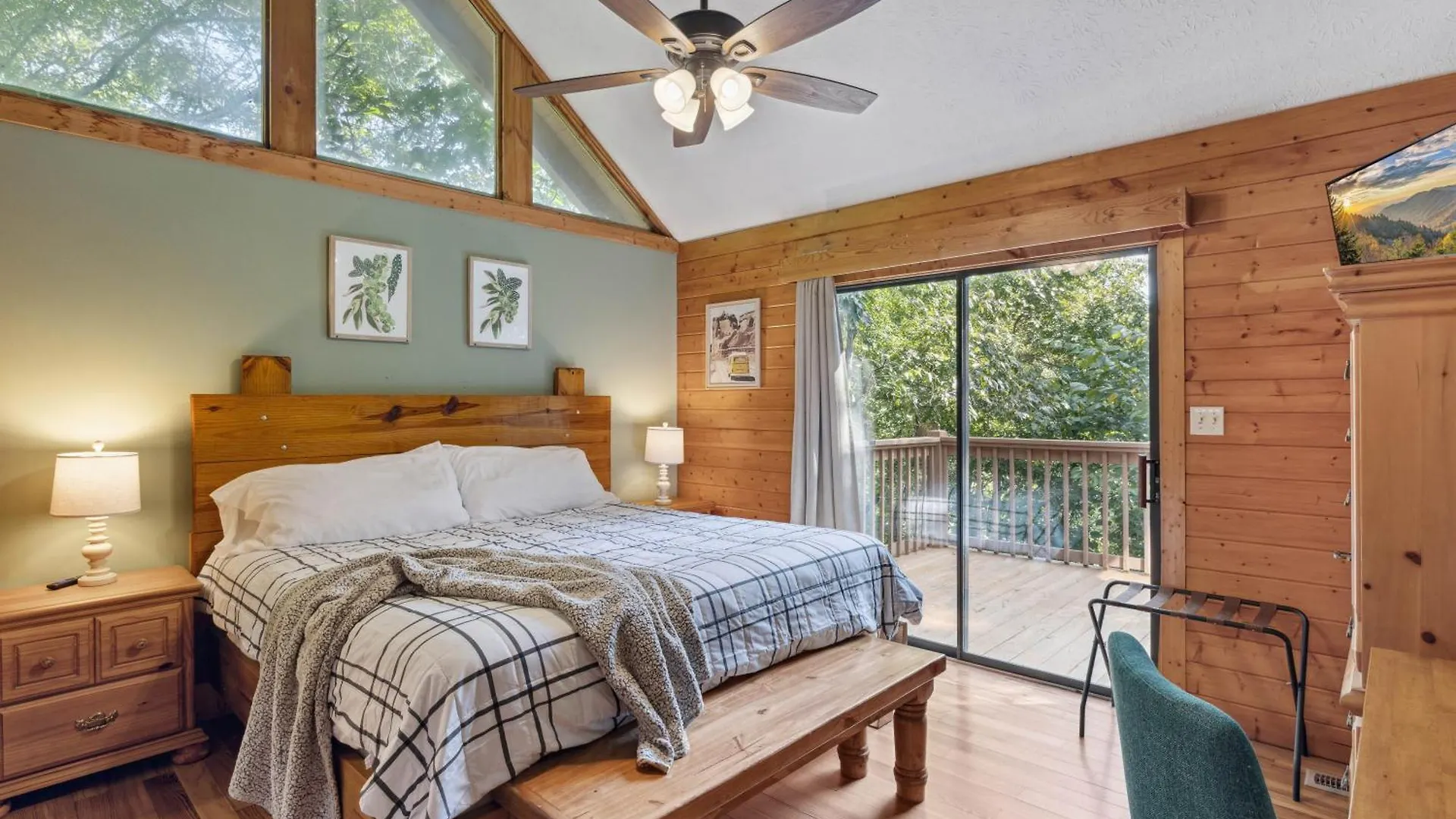 1 Min To The Parkway Spacious W 3 And Extra Bedroom! Chalet Pigeon Forge