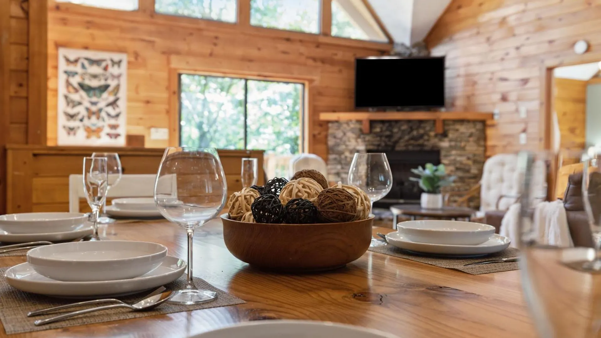 1 Min To The Parkway Spacious W 3 And Extra Bedroom! Chalet